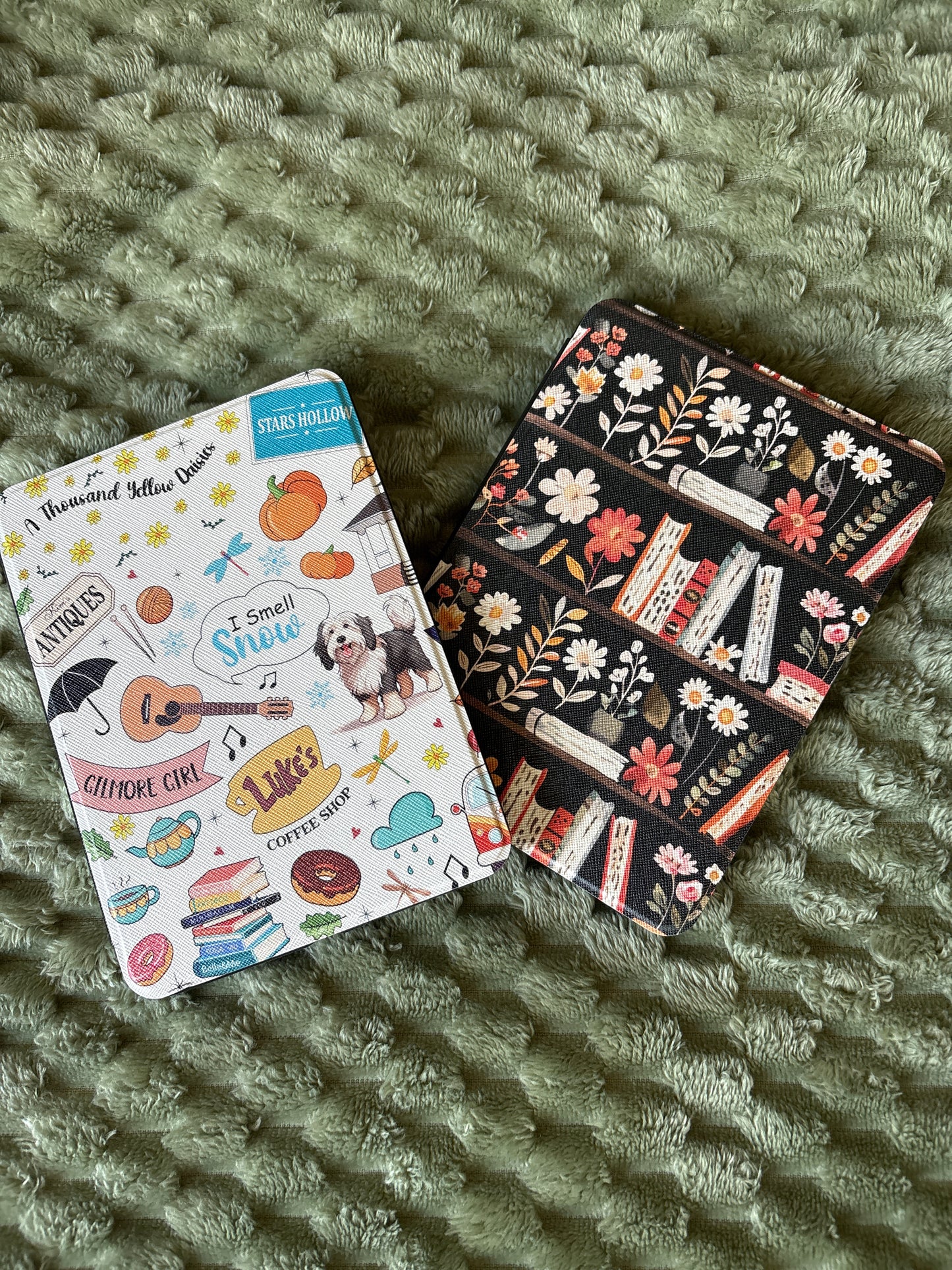 Stars Hollow Collage Leatherette Kindle Paperwhite Case (White)