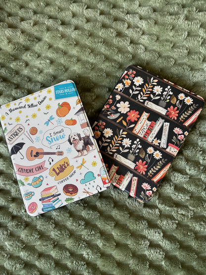 Stars Hollow Collage Leatherette Kindle Paperwhite Case (White)